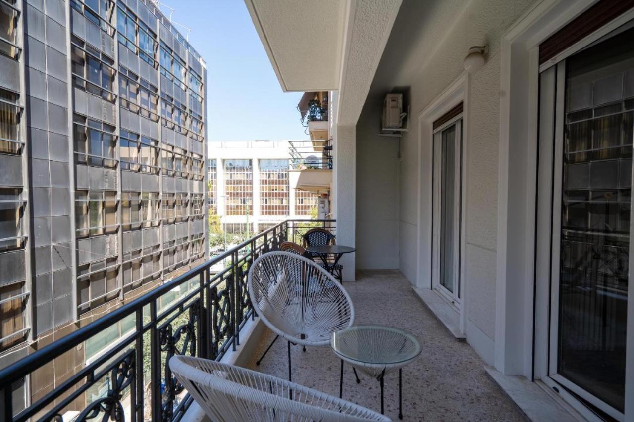 Vibrant Urban Getaway: Charming 2-Bedroom Near Bars, Parks, And Metro 아테네 외부 사진